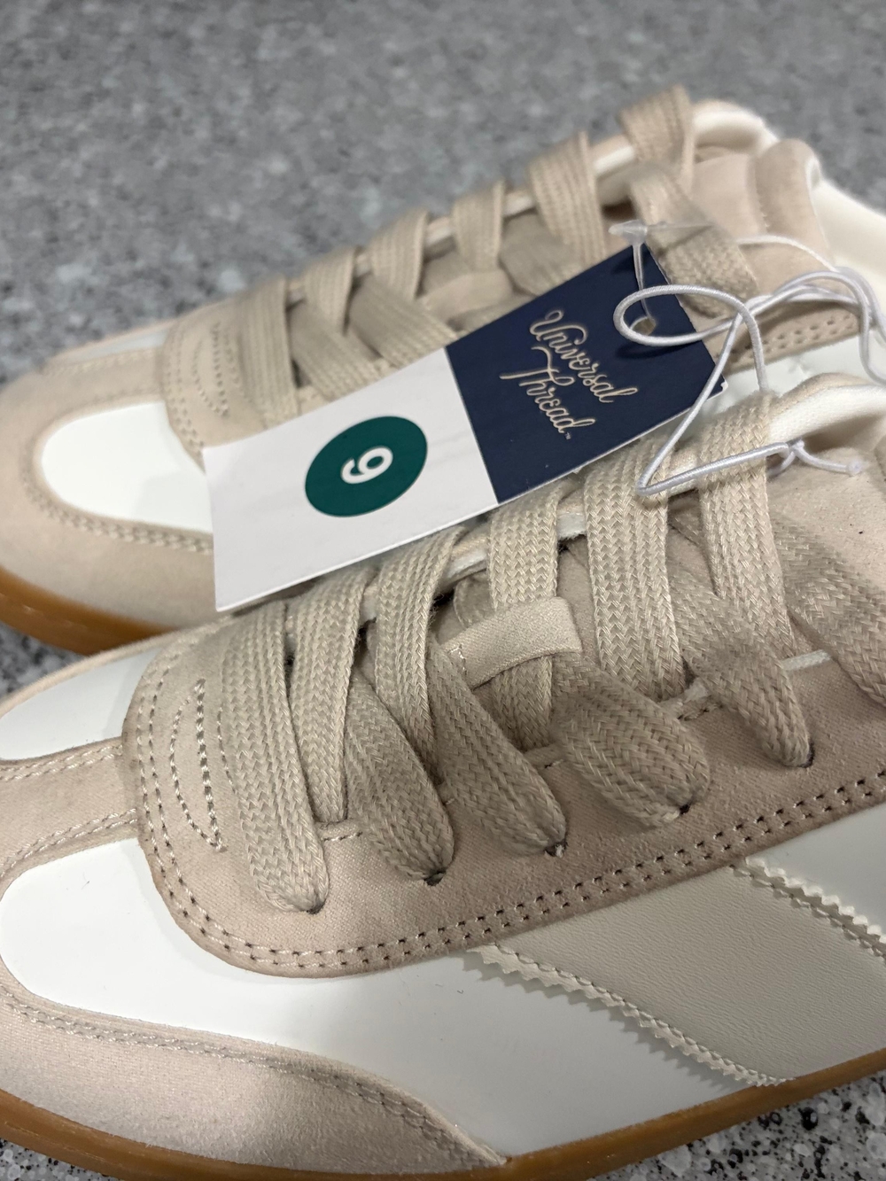 Universal Thread Beige & White Low-Top Sneakers